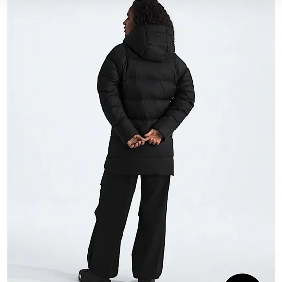 Women's North Face Black Puffer Coat - Picture 6 of 8